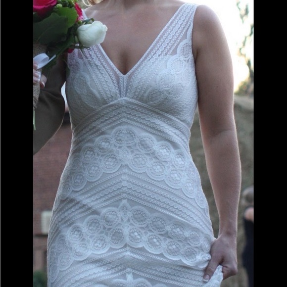 Wtoo Lace and Silk underlay Ivory Wedding Dress - Picture 9 of 13